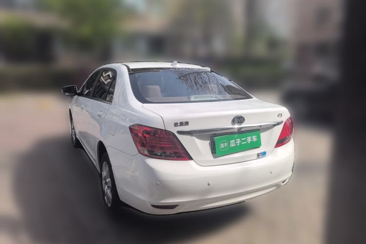 Used BYD e5 2017 300 Prestige Edition Rear Left 45 Deg