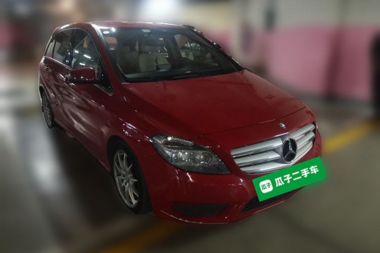 Used Mercedes-Benz B-Class 2012 B 180 Front Right 45 Deg