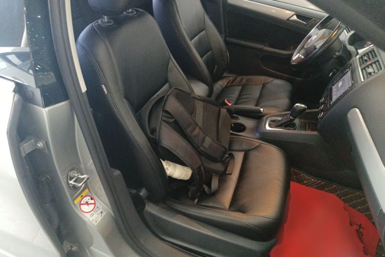 Used Volkswagen Sagitar 2014 Revised Version 1.6L Automatic Comfort Edition Right Front Seat