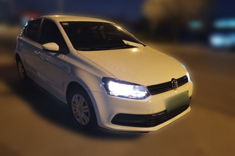 Used Volkswagen Polo 2016 1.4L Automatic Trendy Model Front Right 45 Deg