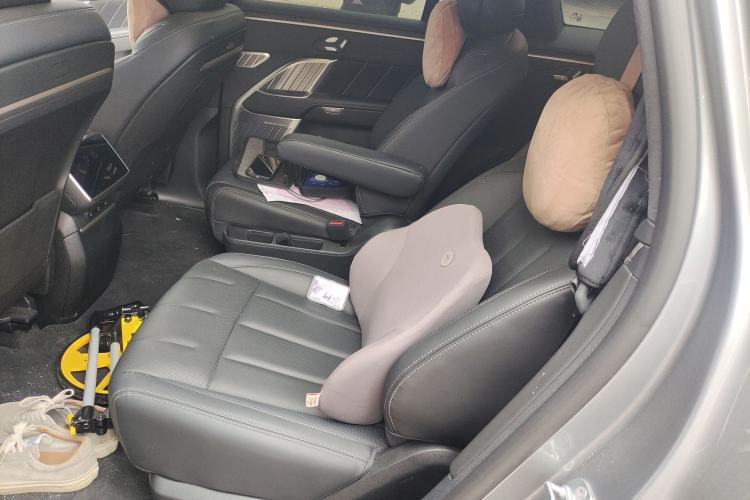 Used ONVO Luxeed L90 2025 Model—Max Six-Seater Version Left Rear Seat