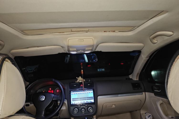 Used Volkswagen Sagitar 2009 1.6L Manual Comfort Edition
