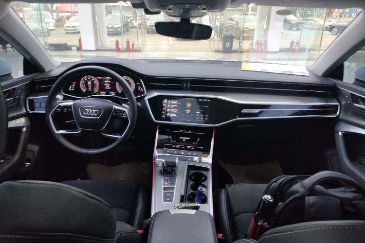 Used Audi A7L 2024 45TFSI S-line Dream-Building Edition Flow Crystal Package
