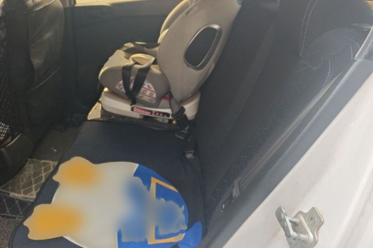 Used Baojun 310 2016 1.2L manual Comfort trim level Interior 2