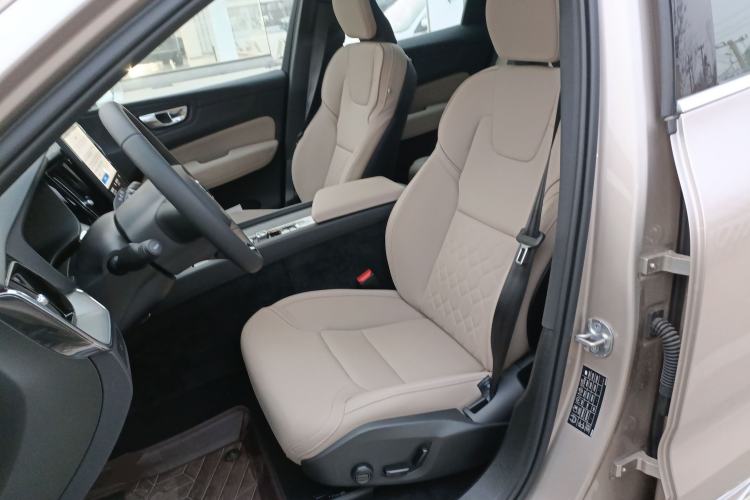 Used Volvo XC60 2026 B5 4x4 Smart Luxury Edition