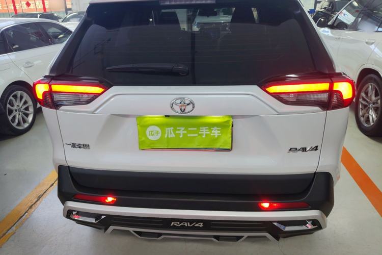 Used Toyota RAV4 2021 2.0L CVT Two-Wheel Drive Fashion PLUS Edition
