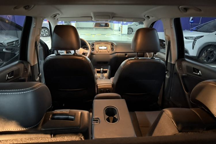 Used Volkswagen Tiguan 2016 280TSI Automatic Two-Wheel-Drive Silk Road Style Edition Interior 5