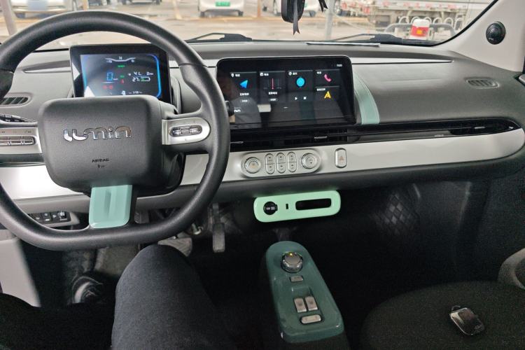 Used CHANGAN NEVO Lumin 2022 155 km – Refreshingly Sweet Edition Center Console