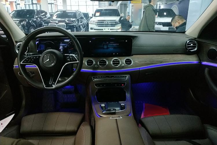 Used Mercedes-Benz E-Class 2023 Facelift E 260 L
