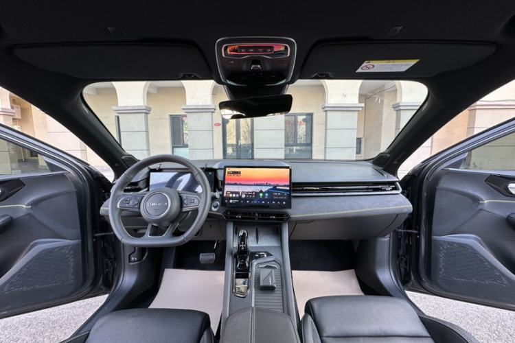 Used Lynk & Co 03 2023 1.5TD DCT JingPro
