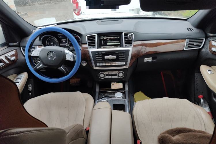 Used Mercedes-Benz GL-Class 2014 GL 350 CDI 4MATIC Center Console