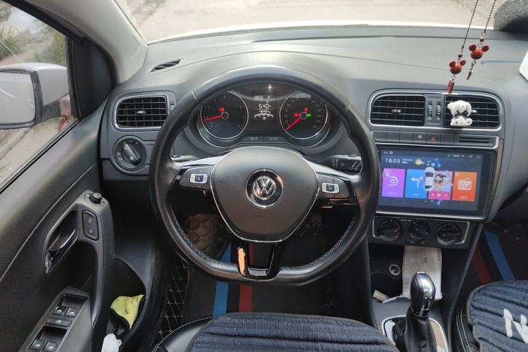 Used Volkswagen Polo 2016 1.6L Automatic Comfort Model Steering Wheel