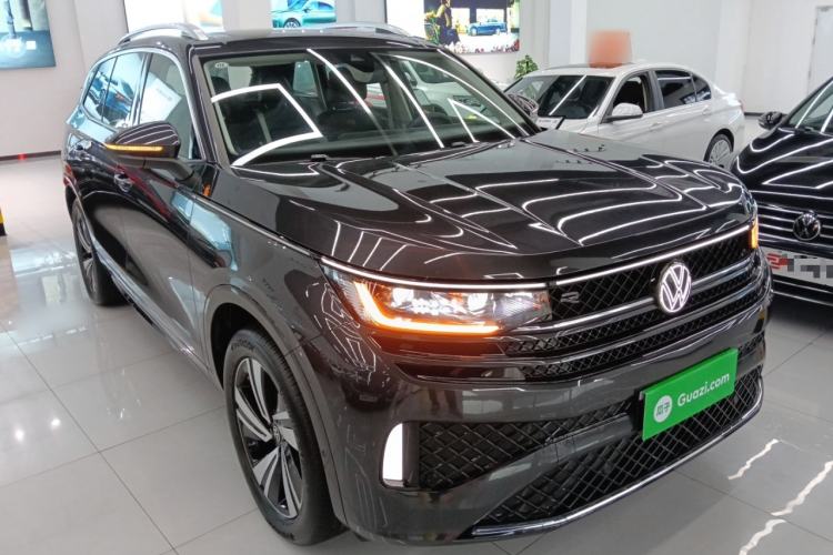 Used Volkswagen Tavendor 2023 380TSI Four-Wheel Drive R-Line Cruise Edition Front Right 45 Deg