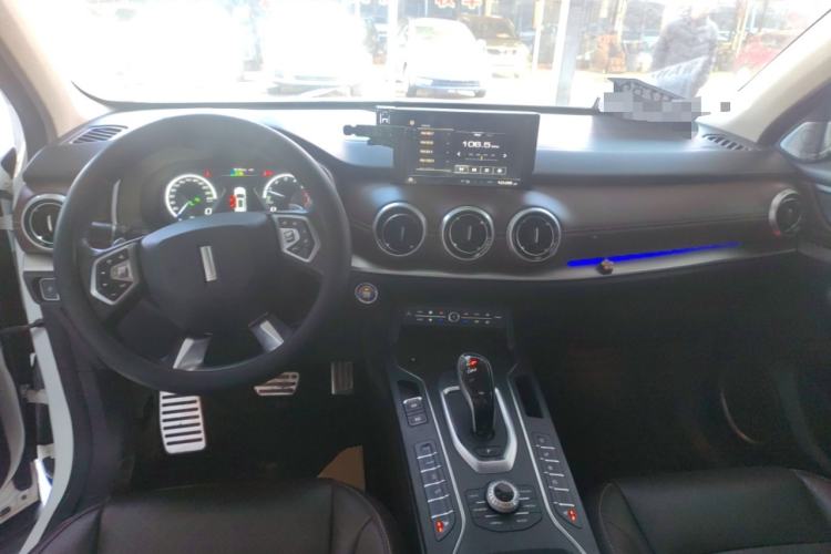 Used Wey VV6 2018 2.0T Two-Wheel-Drive Ultra-Luxury Version China V Standard
