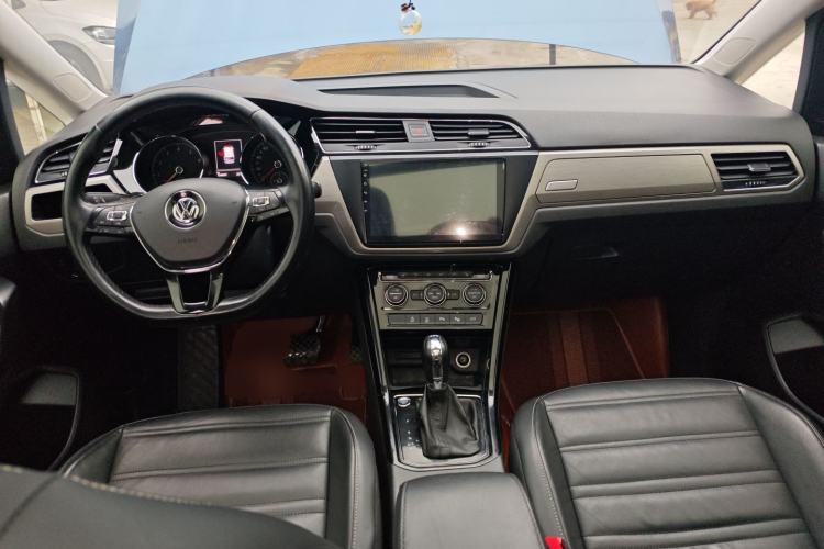 Used Volkswagen Touran 2016 Volkswagen Touran L 280TSI DSG Luxury Edition