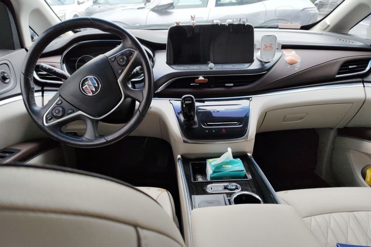 Used Buick GL8 2021 Land Cruiser Executive Class 652T Luxury Model Center Console