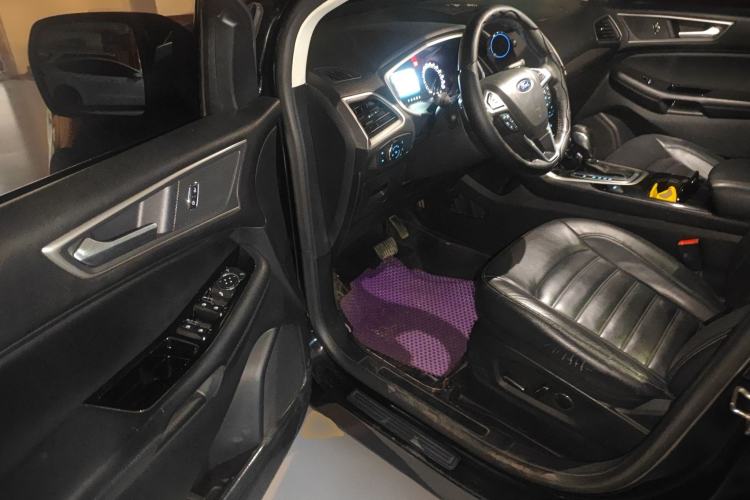 Used Ford Edge 2015 2.0T GTDi Two-Wheel-Drive Platinum Edition