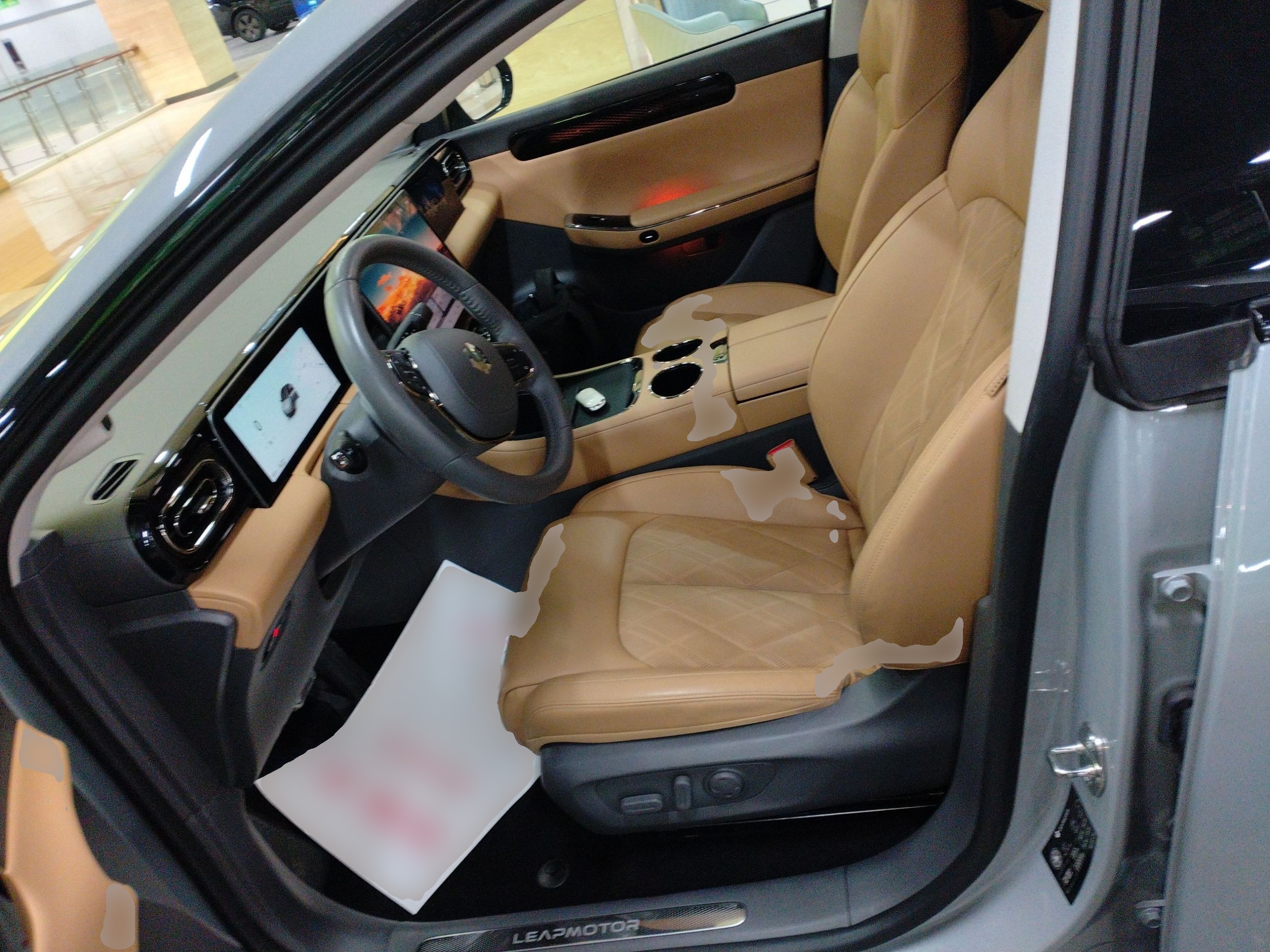 المقاعد الأمامية داخل السيارة