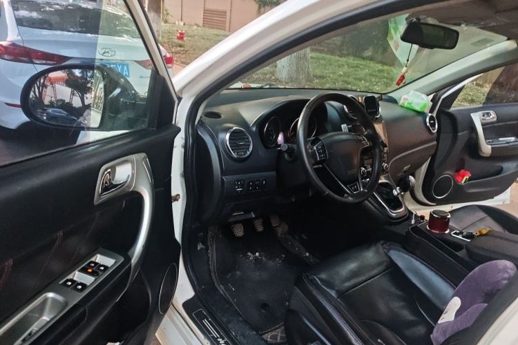 Used Haval H6 2013 Upgraded Model 1.5T Manual Two-Wheel Drive Elite Version
