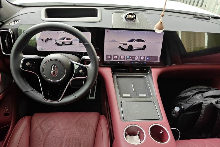 Used Hima AITO M8 2025 Extended-Range Max+ Version 53.4 kWh 6-Seater Edition Center Console