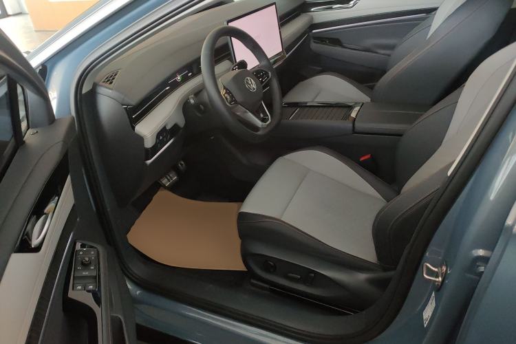 Used Volkswagen ID.7 VIZZION 2024 AIR model
