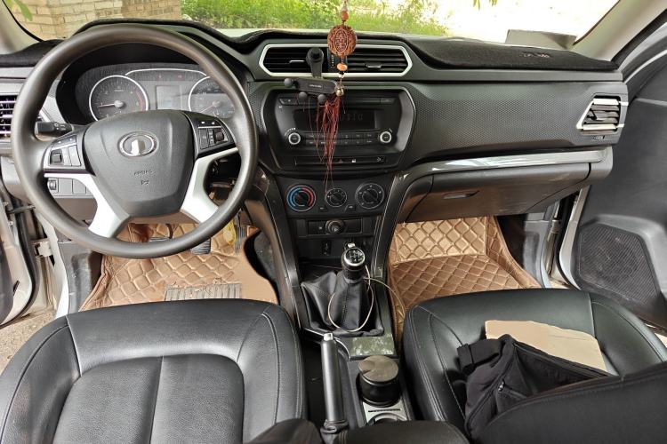 Used Great Wall Wingle 5 2017 2.0T European Version Diesel Two-Wheel Drive Advanced Large Double-Cab GW4D20E
