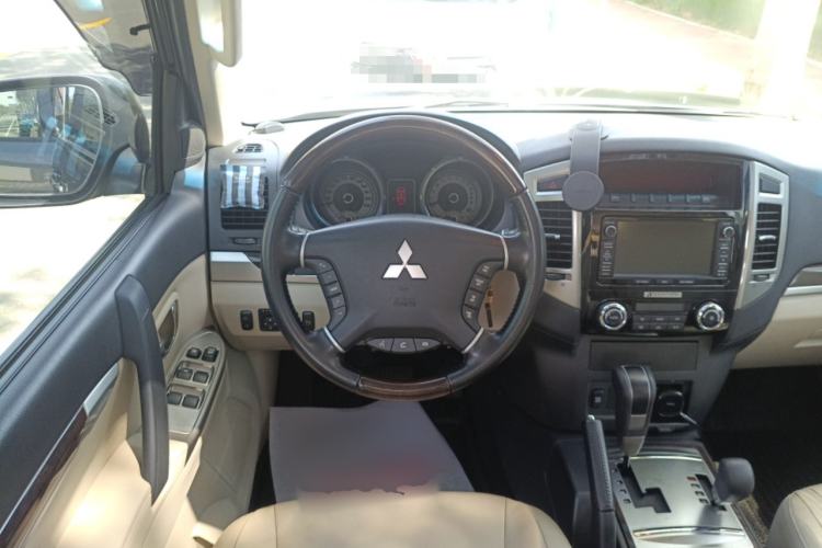 Used Mitsubishi Pajero 