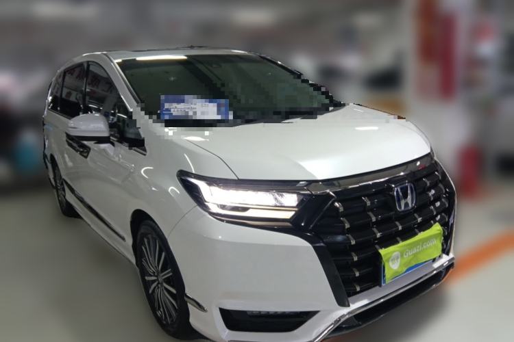 Used Honda Elysion 2022 2.0L eHEV Luxury First Edition Front Right 45 Deg