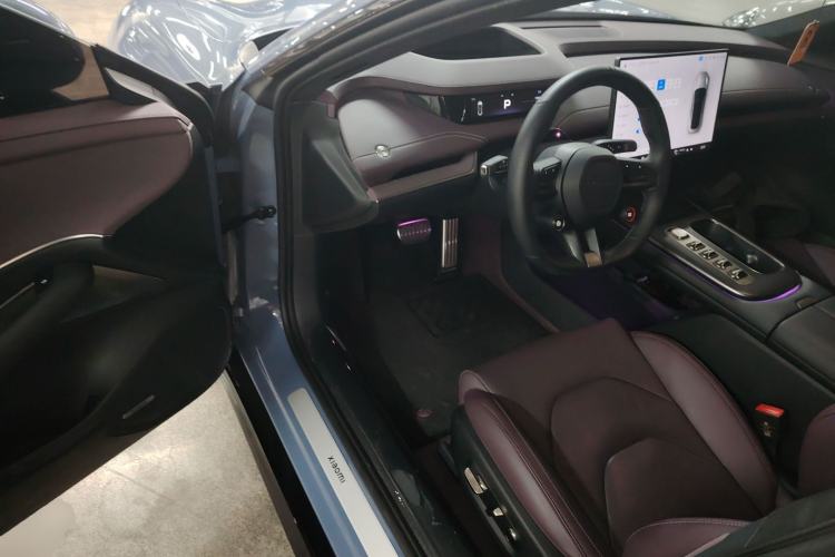 Used Xiaomi Auto SU7 2024 Four-Wheel Drive Ultra-Long Range Advanced Intelligent Driving Max Edition