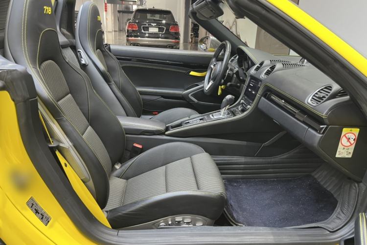 Used Porsche 718 2019 Boxster T 2.0T Interior 1
