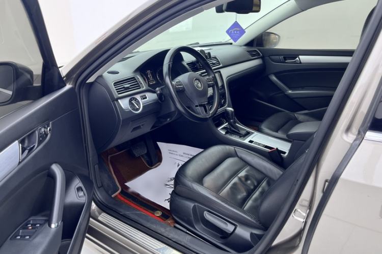 Used Volkswagen Passat 2014 1.8TSI DSG Prestige Edition Interior 8