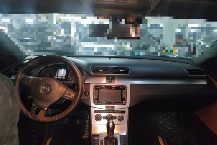 Used Volkswagen FAW-Volkswagen CC 2013 2.0 TSI Luxury Model Center Console