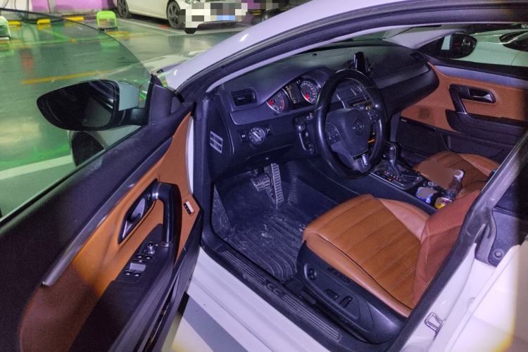 Used Volkswagen FAW-Volkswagen CC 2011 2.0 TSI Ultimate Edition Driver Seat