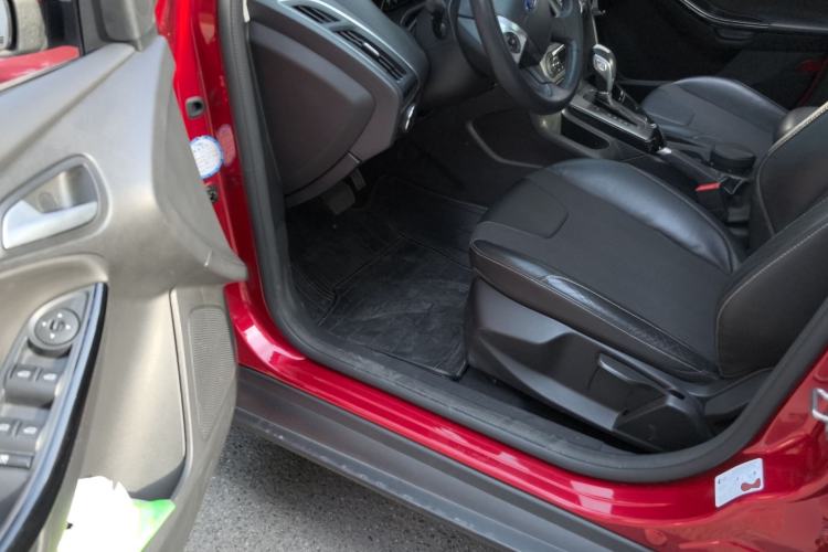 Used Ford Focus 2012 Sedan 1.6L Automatic Fashion Edition