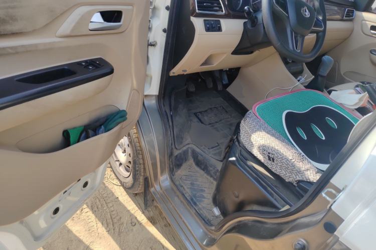 Used CHANGAN KUAYUE Xing V5 
