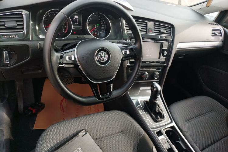 Used Volkswagen Golf 2018 230TSI Automatic Comfort Model
