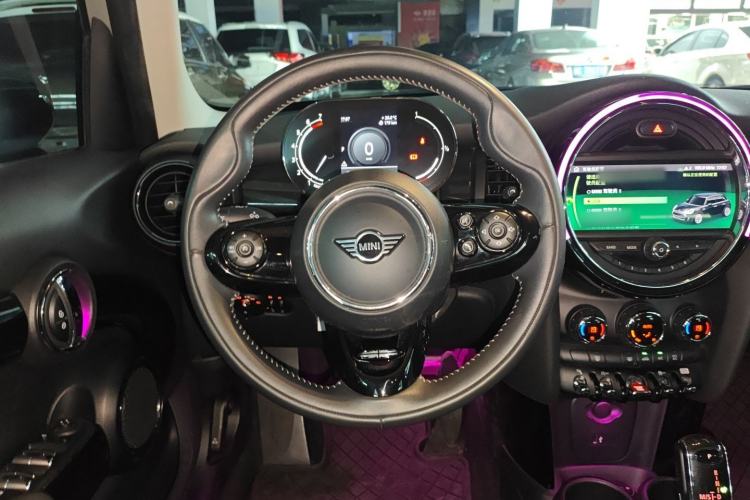 Used MINI 2021 1.5T COOPER Artist Five-Door Edition Steering Wheel
