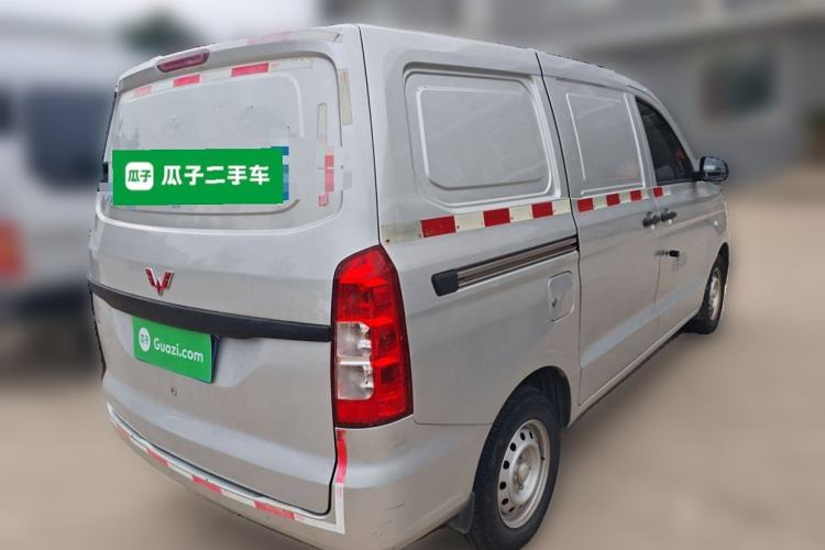Used Wuling Hongguang V 2021 1.5L Jingqu Edition Enclosed-Window Vehicle LAR