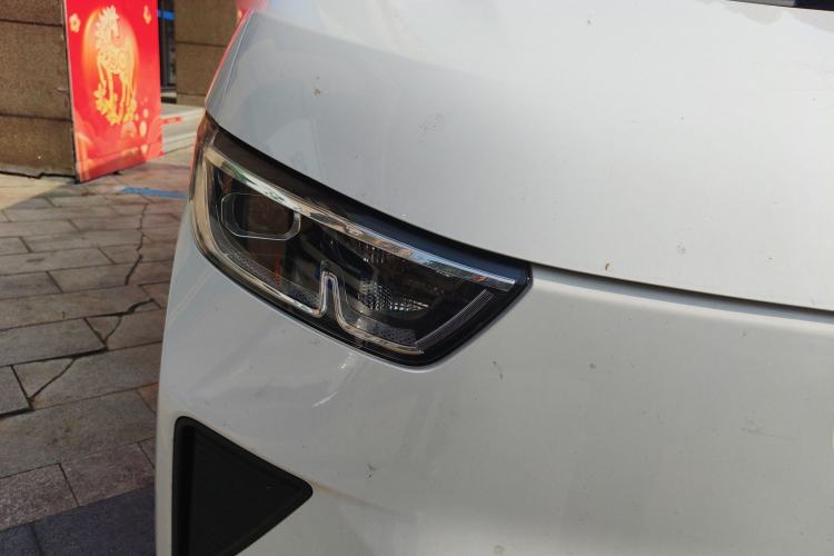 Used Wuling Yangguang 2024 300KM Comfort Version Passenger Van 75kW