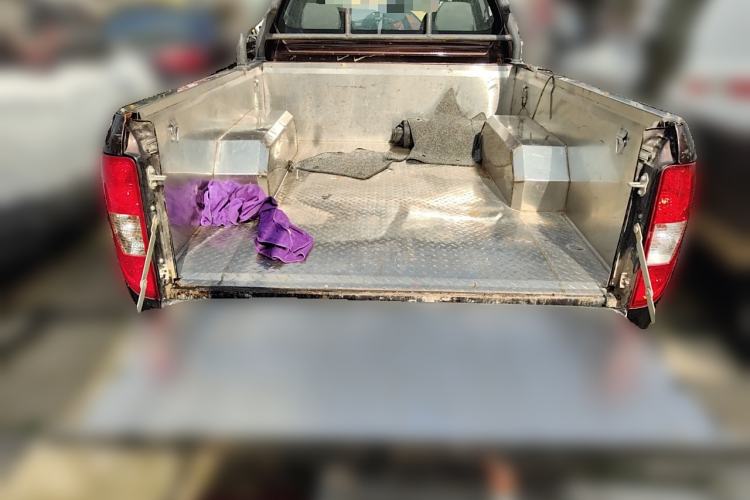 Used JMC Baodian 2022 2.5T Diesel 2WD Comfort Edition with Flat Bed and Extended Wheelbase – JX4D25A6L