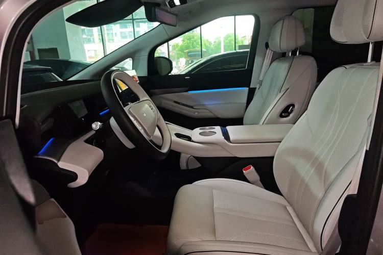 Used XPeng X9 2024 702 Ultra-Long Range Pro