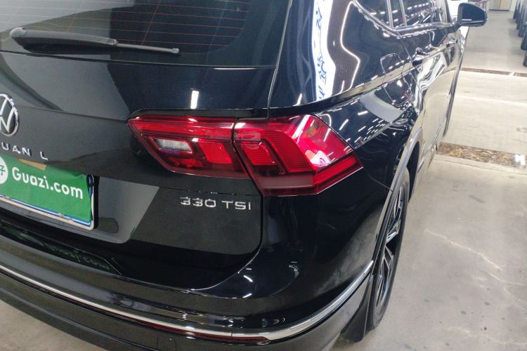 Used Volkswagen Tiguan L 2024 Outstanding Model 330TSI Automatic Two-Wheel Drive R-Line Dragon Glory Edition Right Rear Taillight