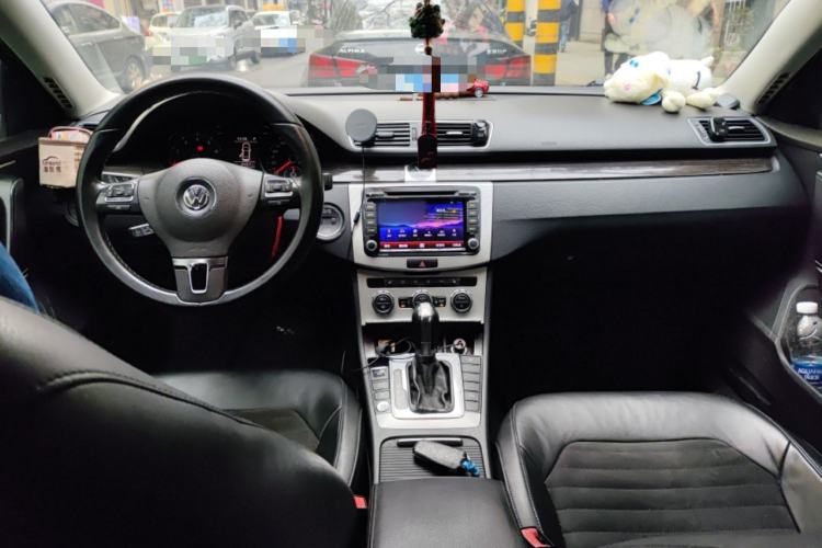 Used Volkswagen Magotan 2012 Facelift 2.0 TSI Prestige Model
