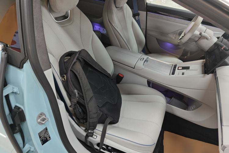 Used Hima Luxeed S7 2024 Max+
