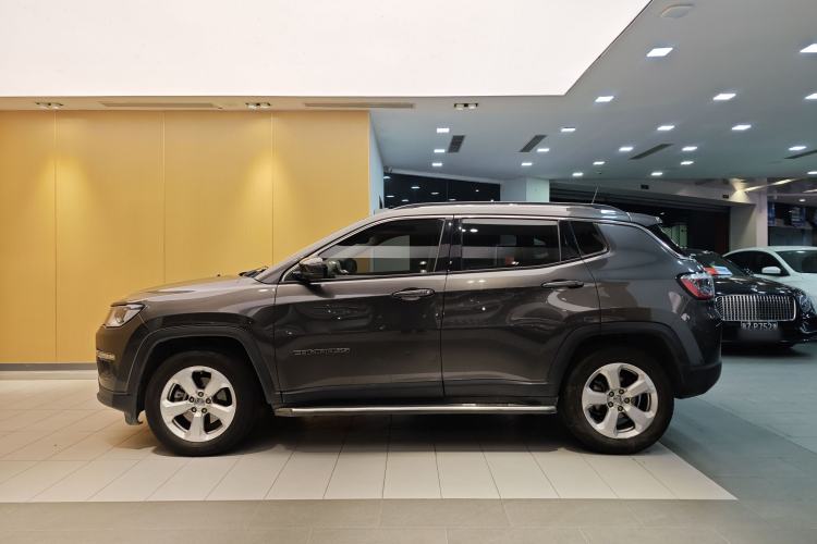 Used Jeep Compass 2017 200T Automatic Family Edition
