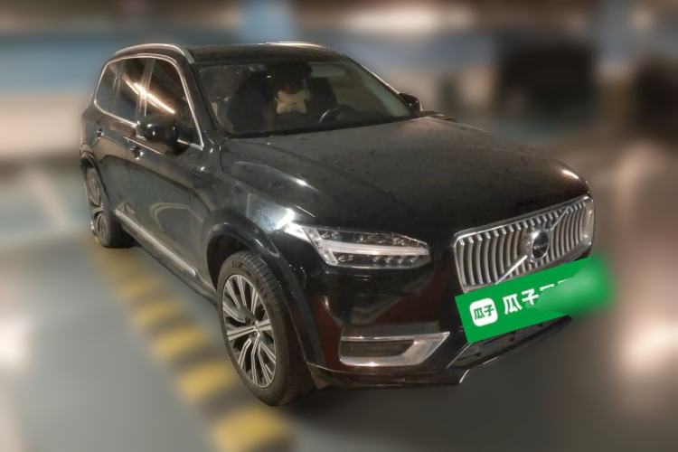 Used Volvo XC90 2020 Facelifted T6 Zhiyi Luxury 7-Seater Front Right 45 Deg