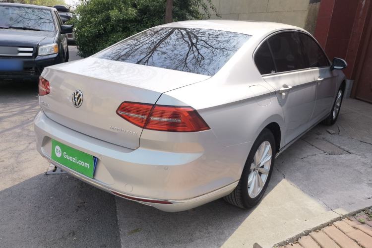 Used Volkswagen Magotan 2018 330TSI DSG Advanced Model Rear Right 45 Deg