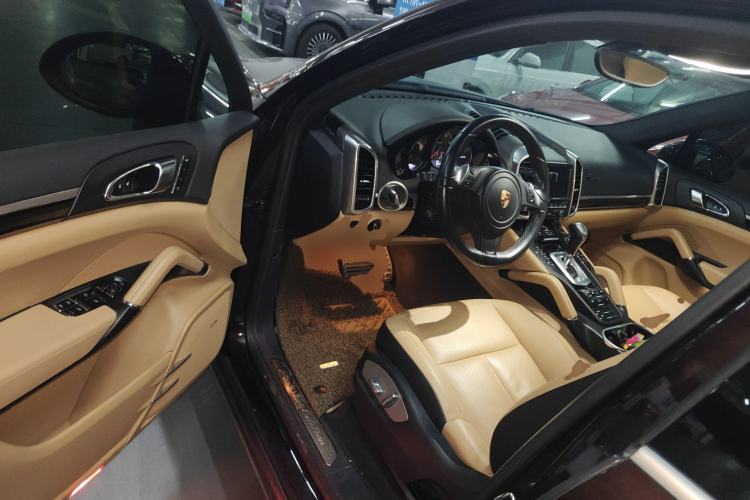 Used Porsche Cayenne 2014 Cayenne Platinum Edition 3.0T