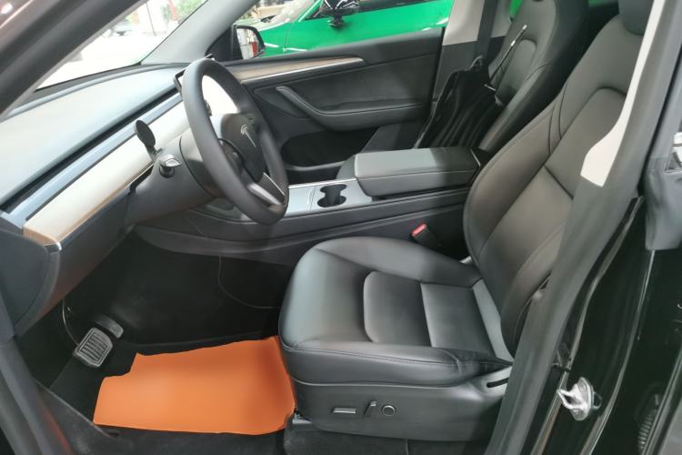 Used Tesla Model Y 2021 Long-Range All-Wheel-Drive Version