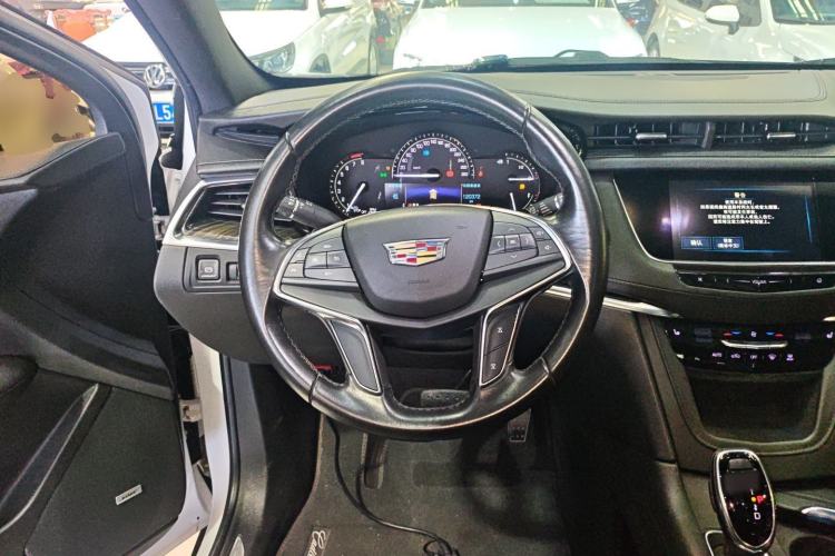 Used Cadillac XT5 2018 28E Four-Wheel Drive Tech Version
